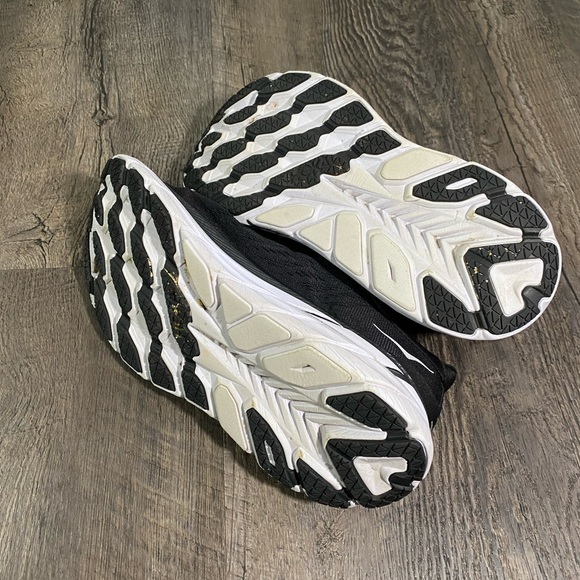 HOKA ONE ONE Clifton 8 Womens Running Sneaker - Picture 6 of 7